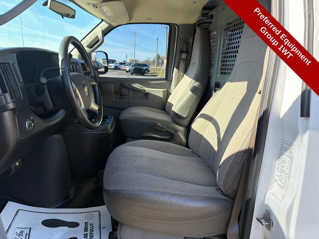 Used 2016 Chevrolet Express 3500 Extended image 12