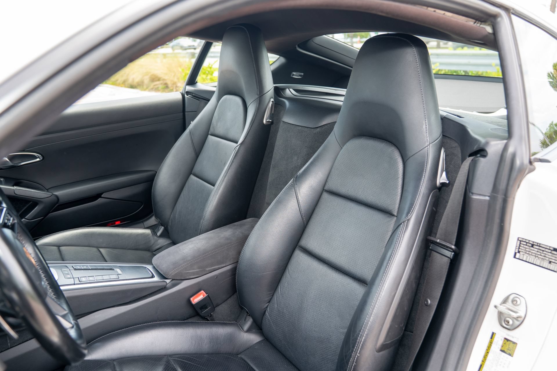 Used 2018 Porsche 718 Cayman RWD image 26