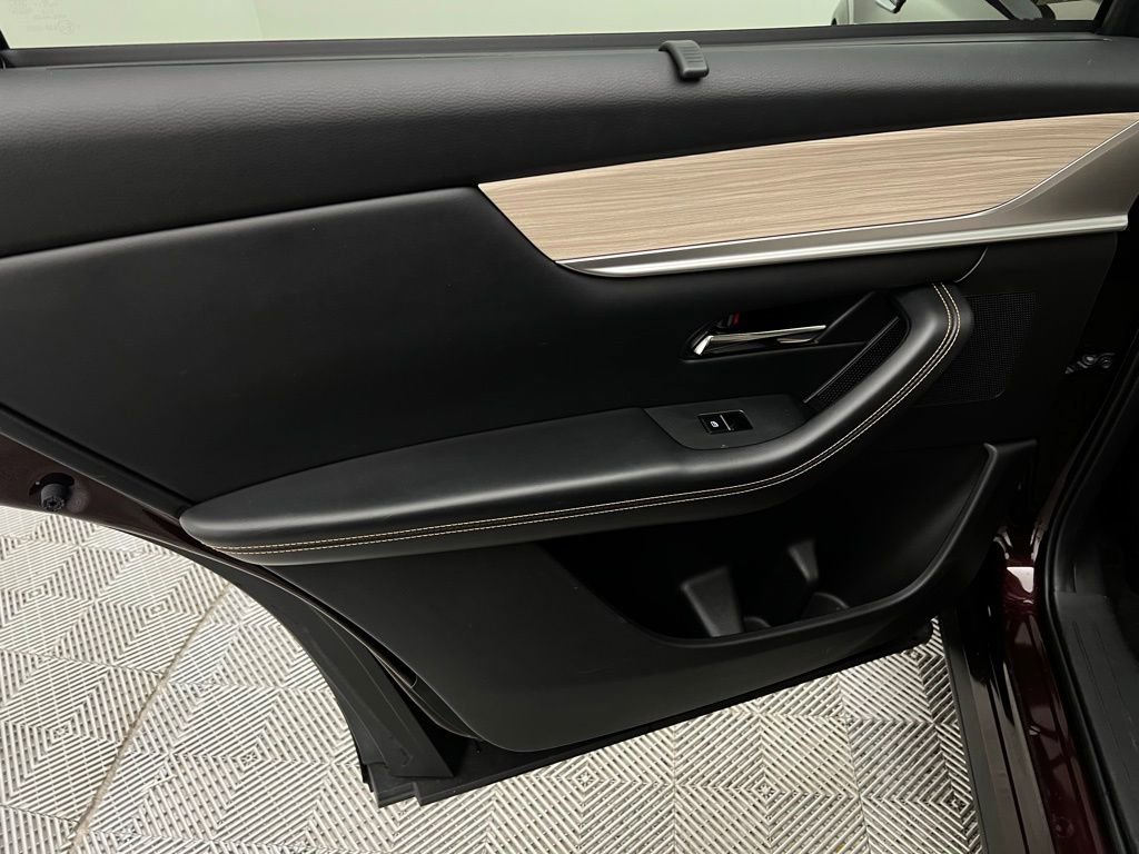 Used 2024 MAZDA CX-90 Plug-In Hybrid w/ Premium Pkg image 24