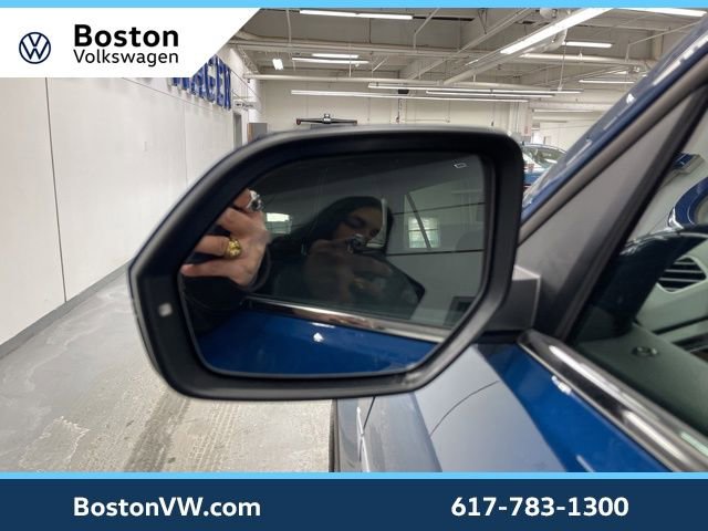 Used 2025 Volkswagen Atlas Cross Sport SE w/ Panoramic Sunroof Package image 13