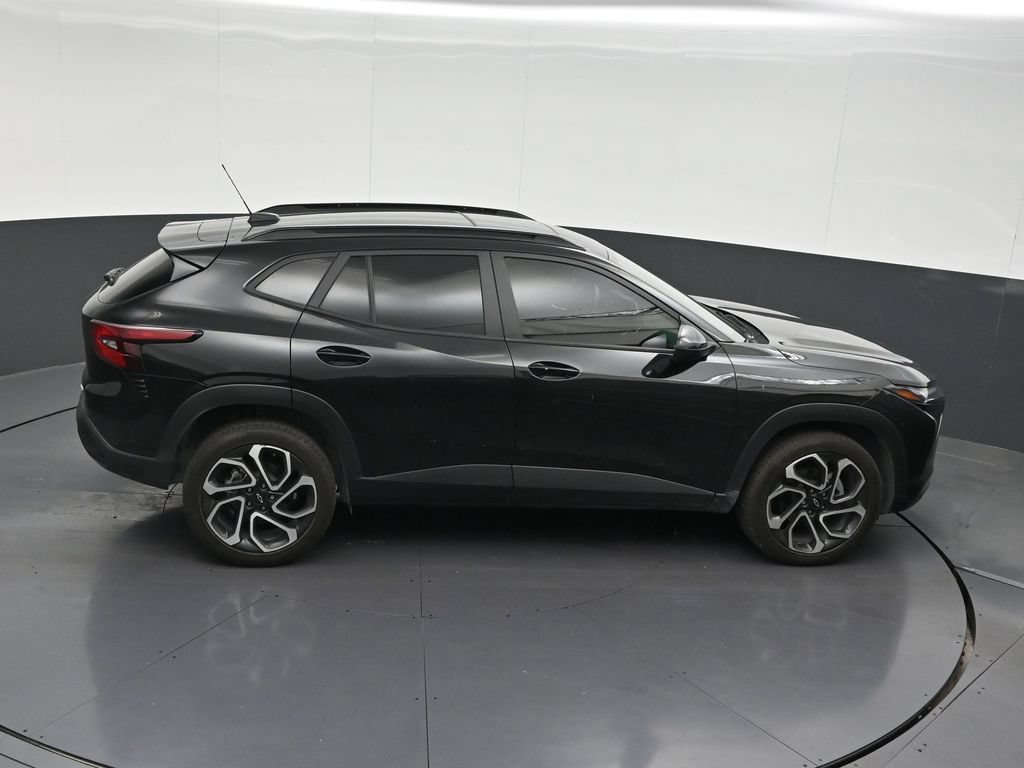 Used 2025 Chevrolet Trax RS w/ Sunroof Package FWD image 21
