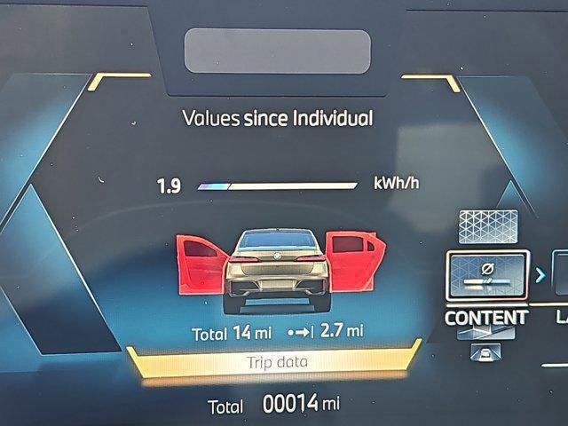 New 2025 BMW i7 xDrive60 image 21