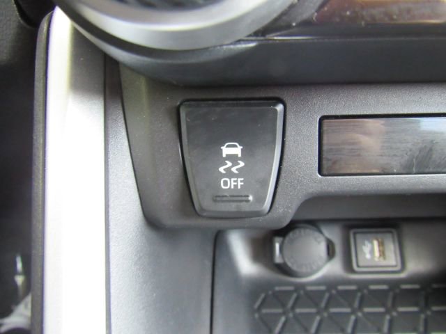 Used 2025 Toyota RAV4 XLE image 47