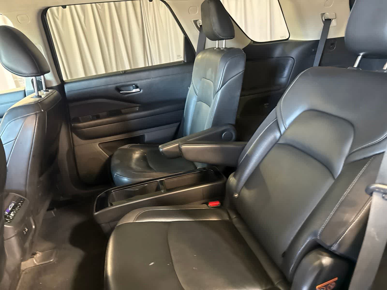 Used 2022 Nissan Pathfinder SL w/ SL Premium Package FWD image 17
