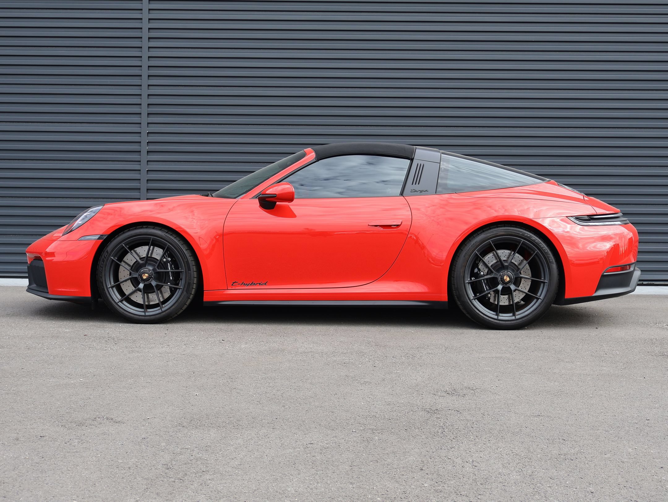 Certified 2026 Porsche 911 Targa 4 GTS AWD/4WD image 2