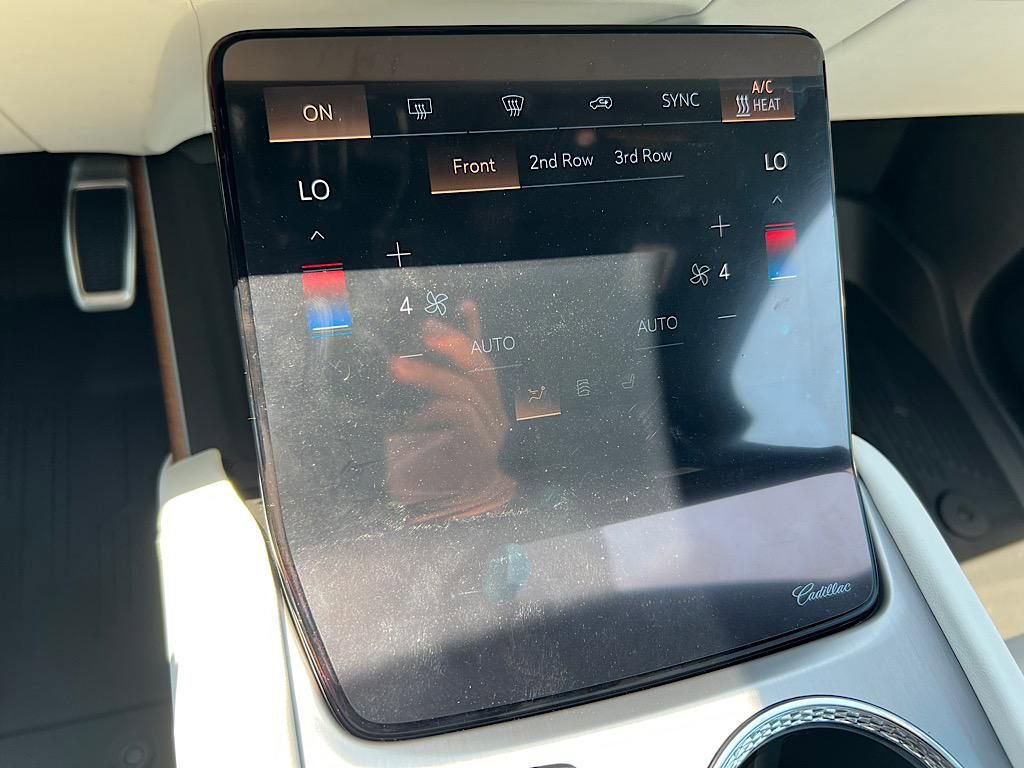 New 2026 Cadillac Vistiq Sport w/ LPO, Floor Liner Package image 21