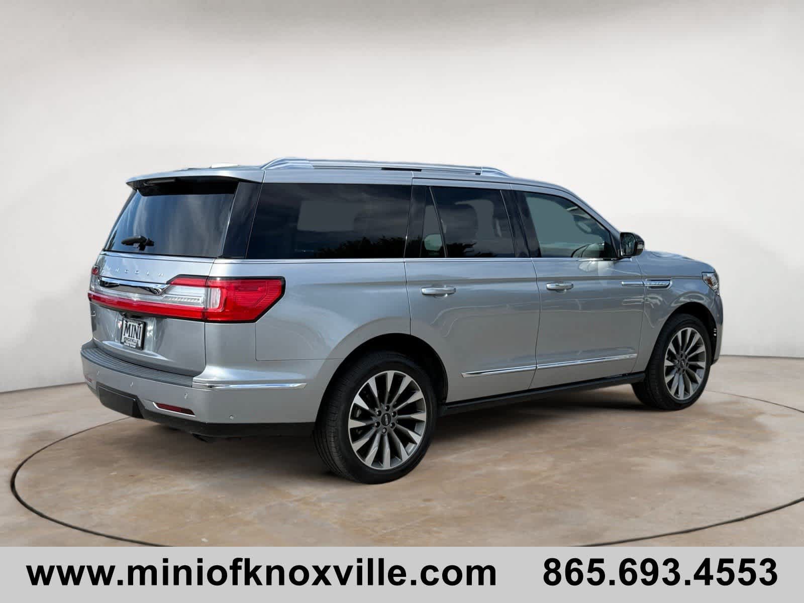 Used 2021 Lincoln Navigator Reserve w/ Luxury Package AWD/4WD image 3