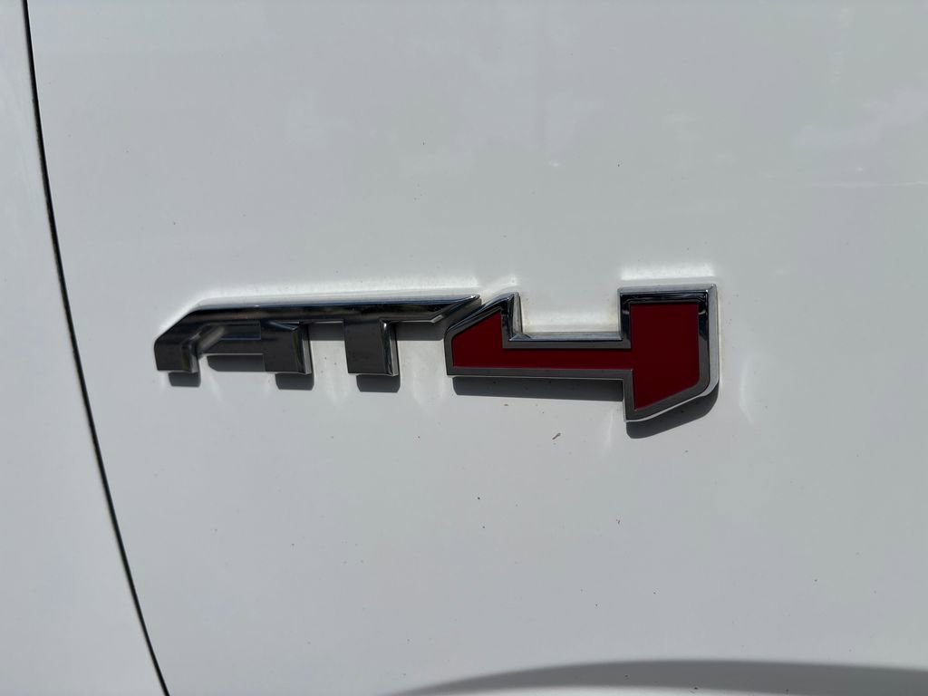 Used 2022 GMC Canyon 4x4 Crew Cab AT4 w/ Driver Alert Package image 10