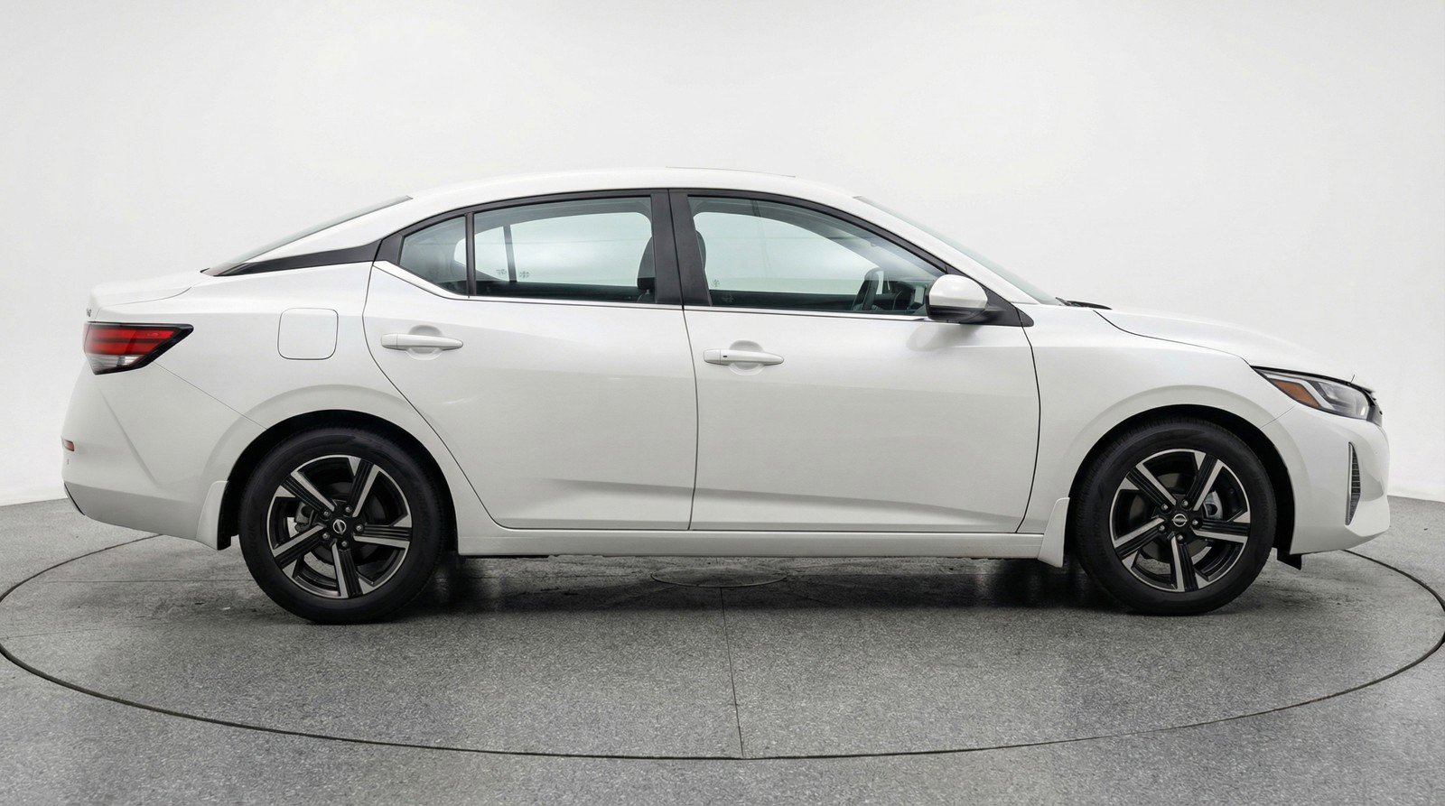 Used 2025 Nissan Sentra SV FWD image 11