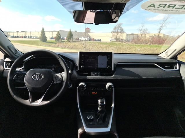 Used 2020 Toyota RAV4 Limited image 42