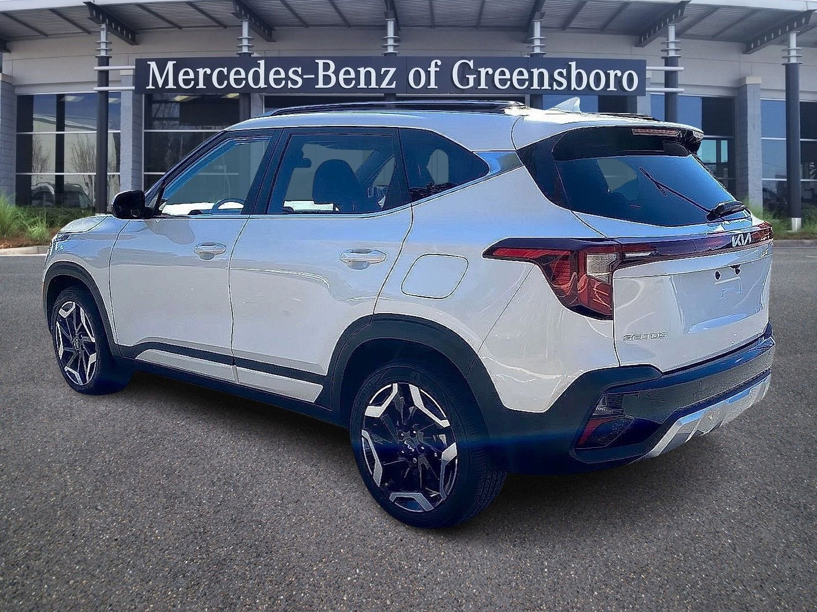 Used 2025 Kia Seltos SX w/ SX Sunroof Package image 5