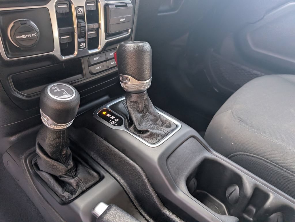 Used 2022 Jeep Wrangler Unlimited Sport AWD/4WD image 19