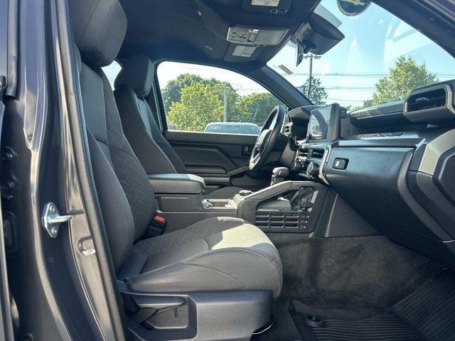 Used 2024 Toyota Tacoma SR5 AWD/4WD image 17