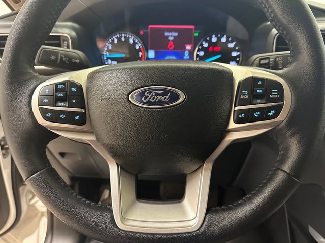 Used 2023 Ford Explorer XLT w/ Equipment Group 202A AWD/4WD image 9