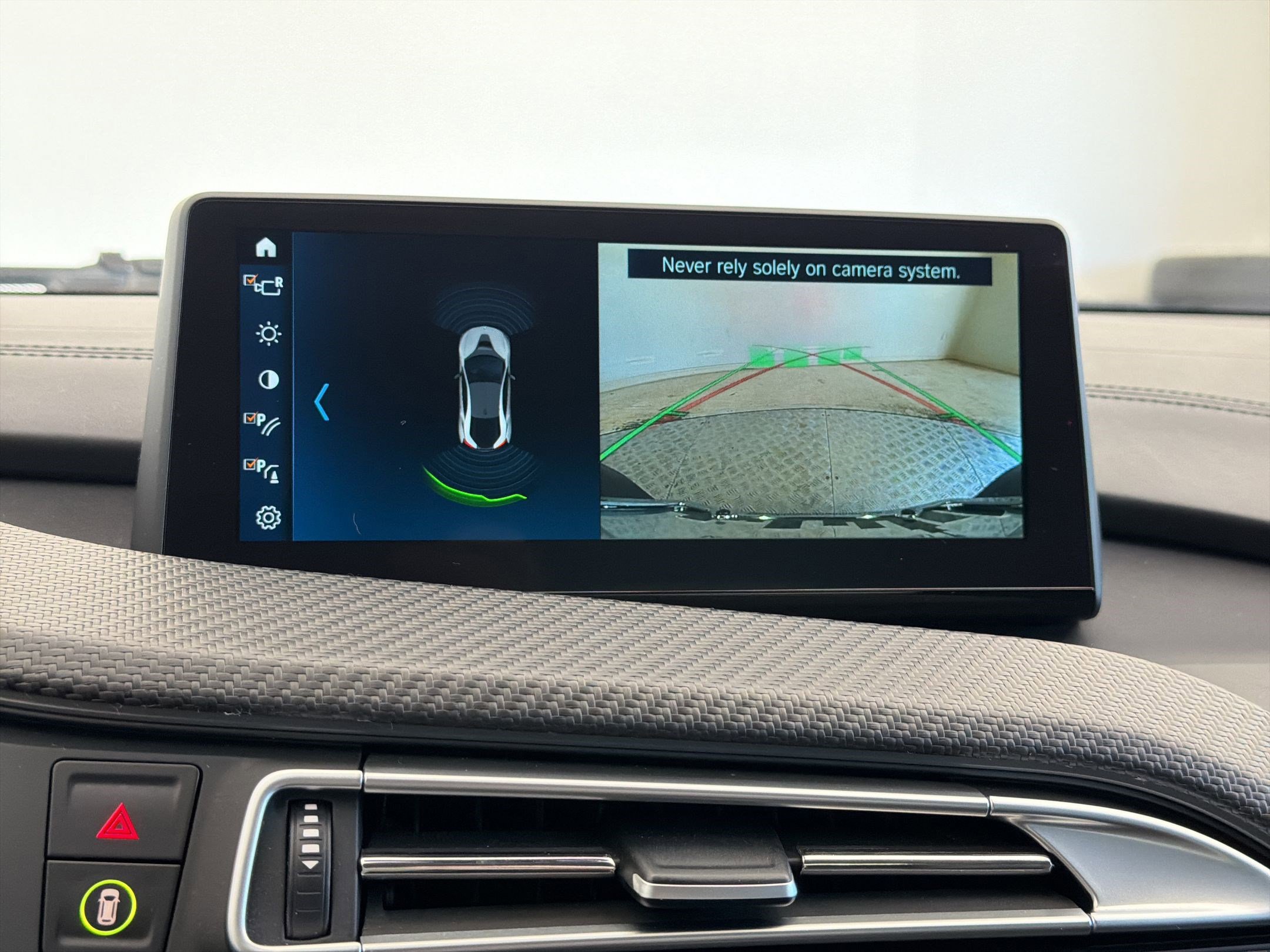 Used 2019 BMW i8 Coupe image 24
