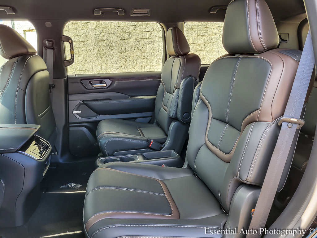 New 2026 Nissan Armada SL w/ Captain's Chari Seat Package image 9