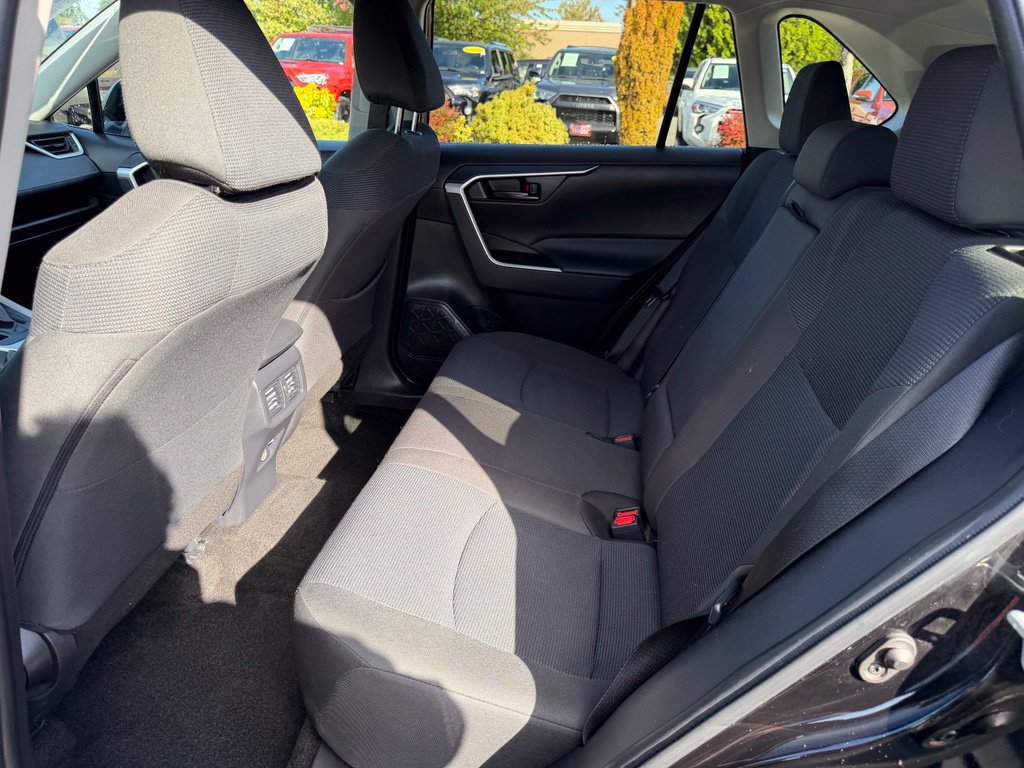 Certified 2025 Toyota RAV4 LE AWD/4WD image 17