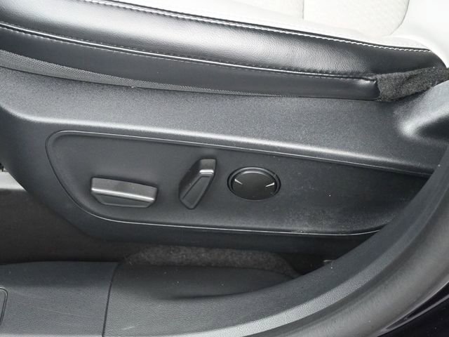 Used 2025 Ford Escape SE image 11