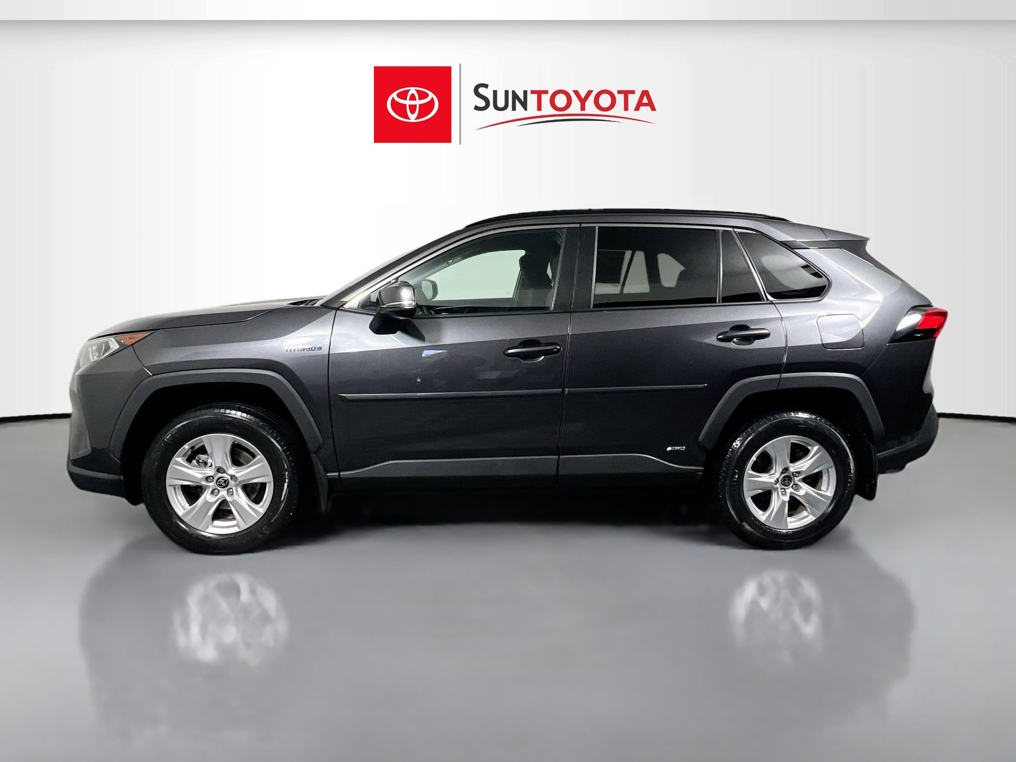 Used 2021 Toyota RAV4 XLE image 7