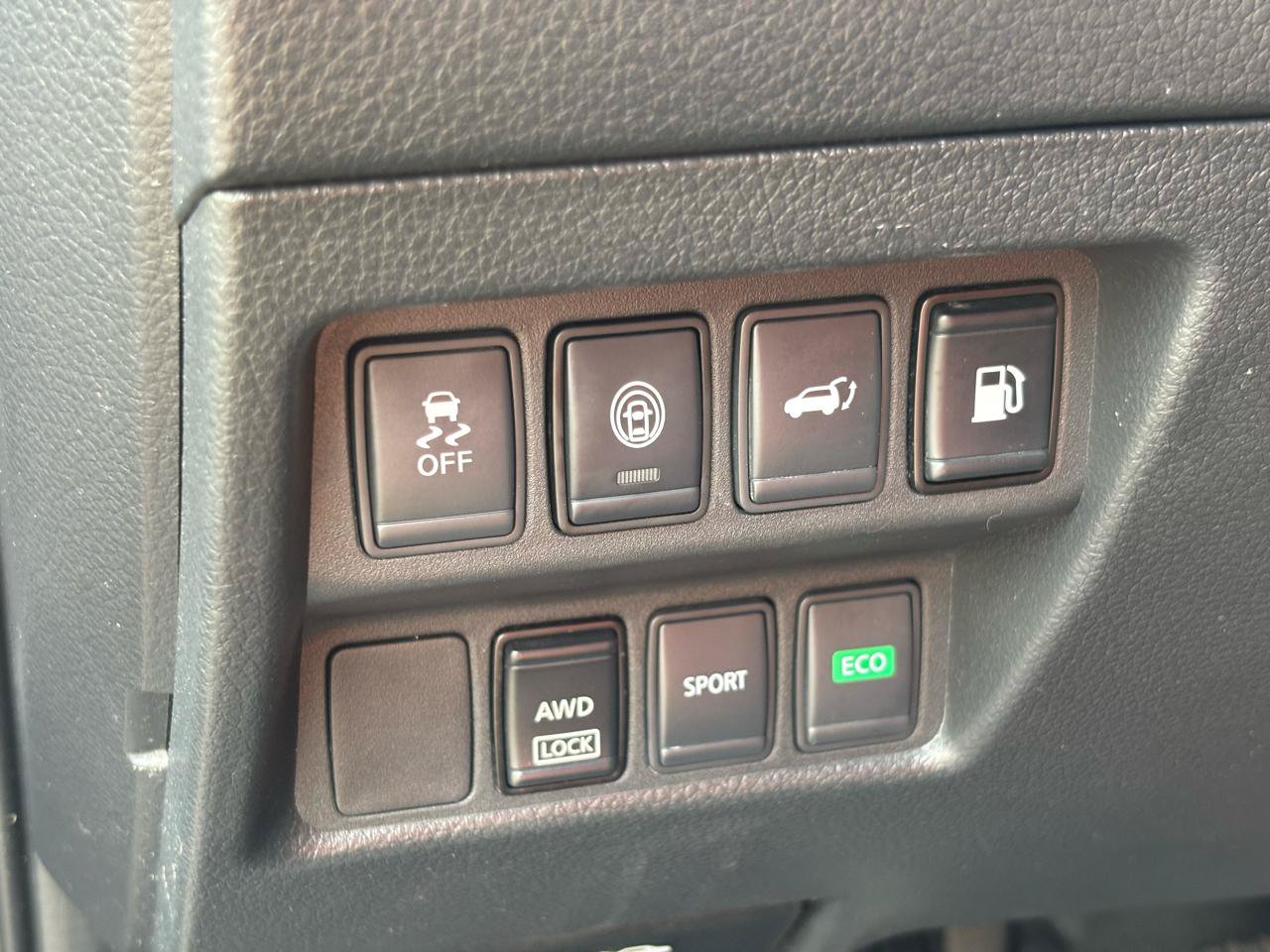 Used 2019 Nissan Rogue SV AWD/4WD image 18