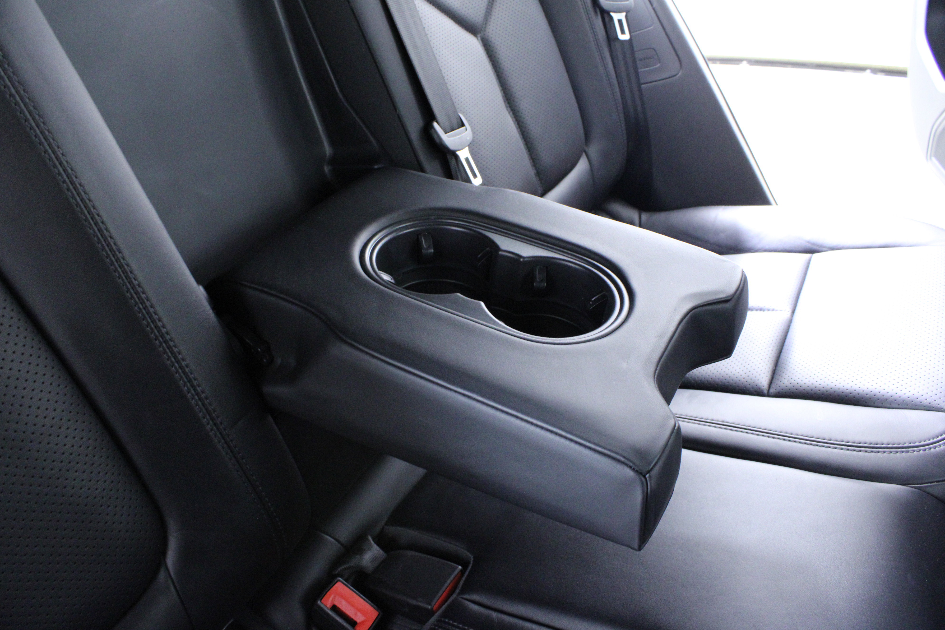 Used 2018 Porsche Macan image 15