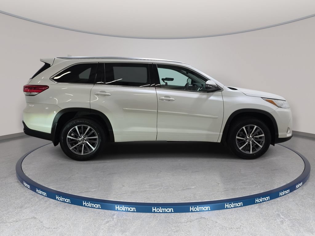 Used 2018 Toyota Highlander XLE w/ Protection Package #3 AWD/4WD image 5