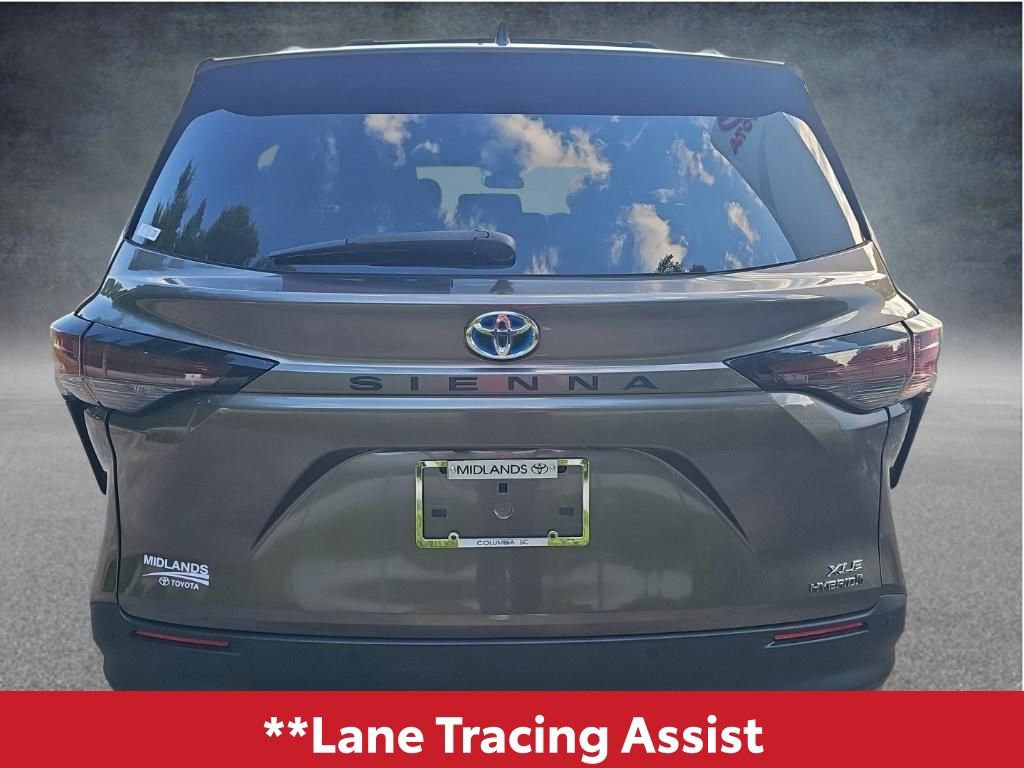 Used 2023 Toyota Sienna XLE FWD image 12