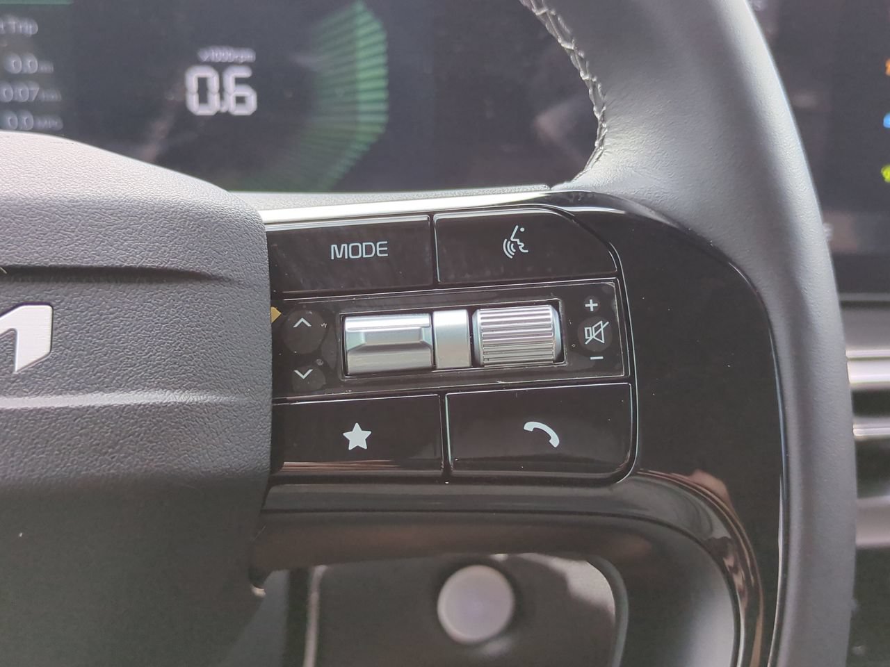 Certified 2026 Kia Sorento LX FWD image 24