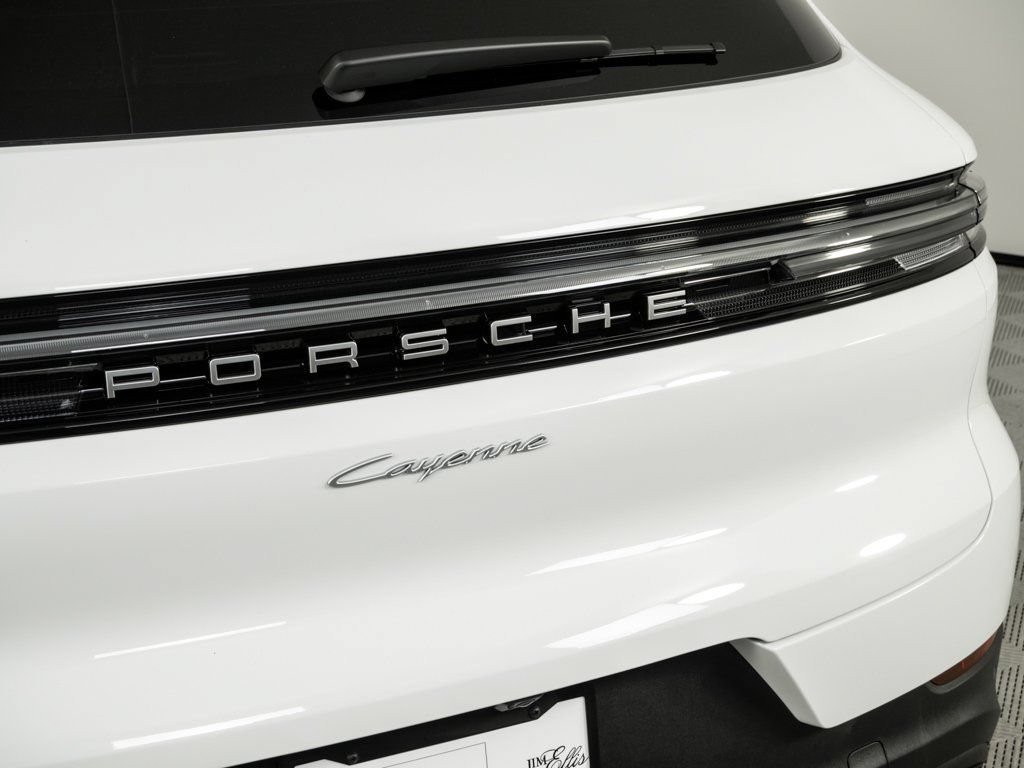 Certified 2026 Porsche Cayenne AWD/4WD image 38