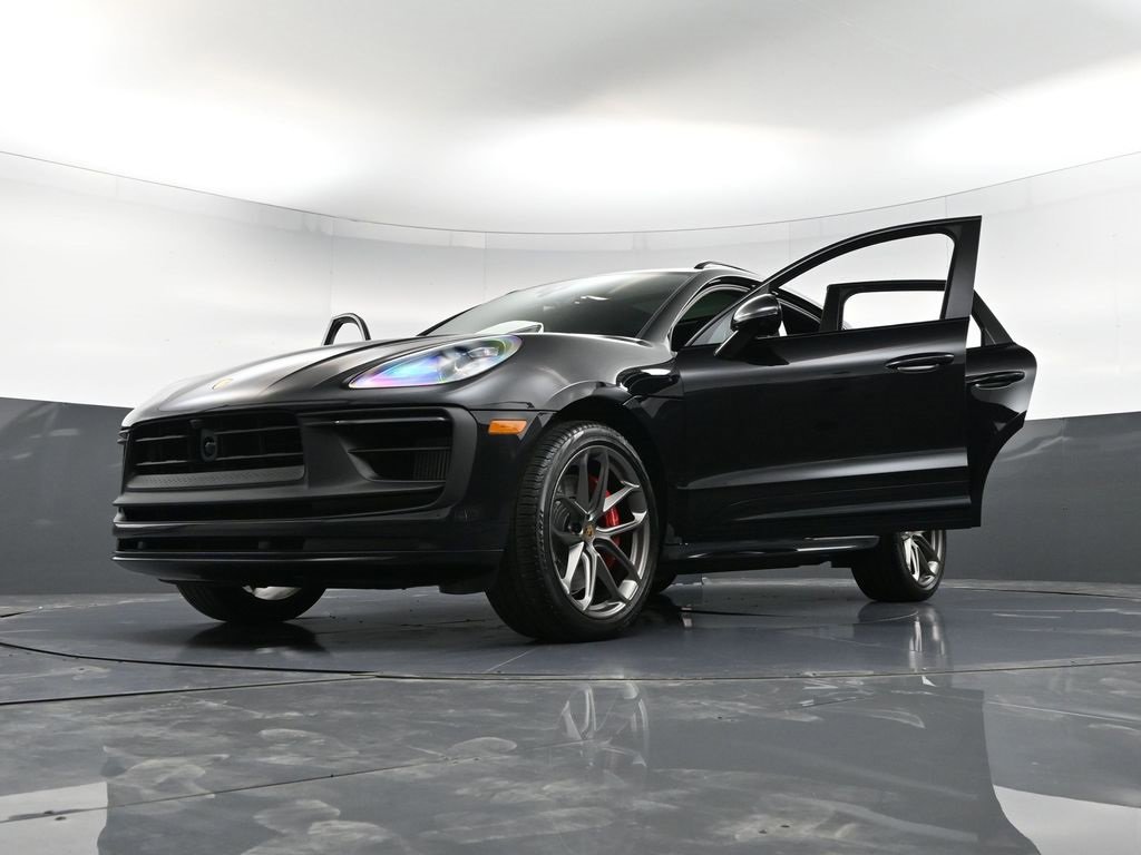 New 2026 Porsche Macan GTS image 38