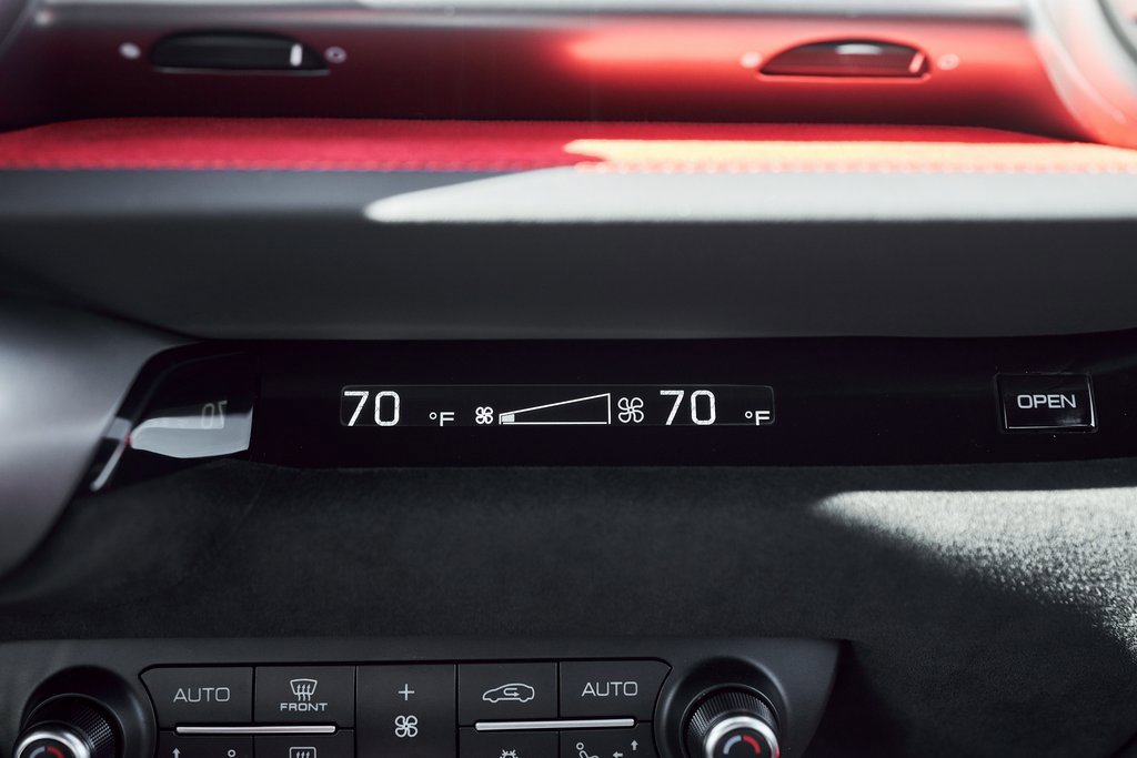 Used 2018 Ferrari 812 Superfast image 71