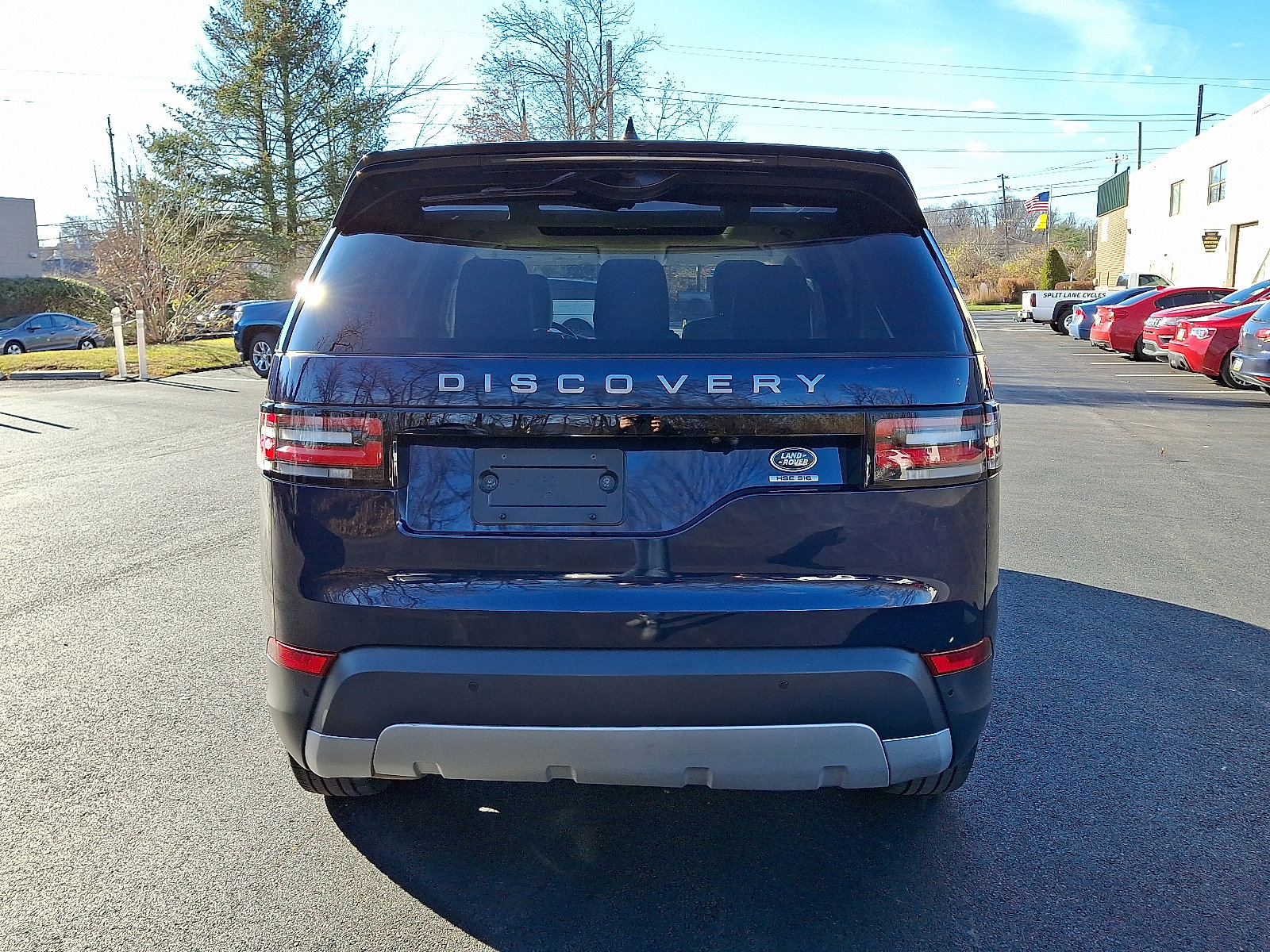 Used 2018 Land Rover Discovery HSE image 4