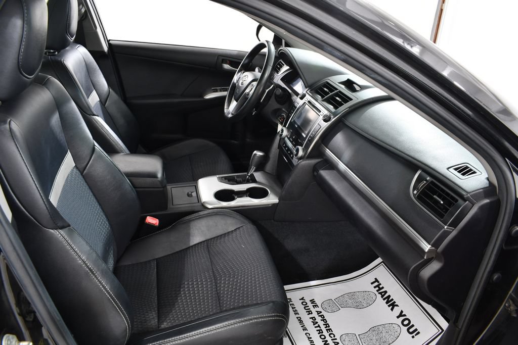 Used 2012 Toyota Camry SE FWD image 10