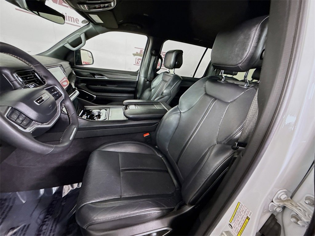 Used 2024 Jeep Wagoneer L Series II w/ Flexible Seating Group image 26