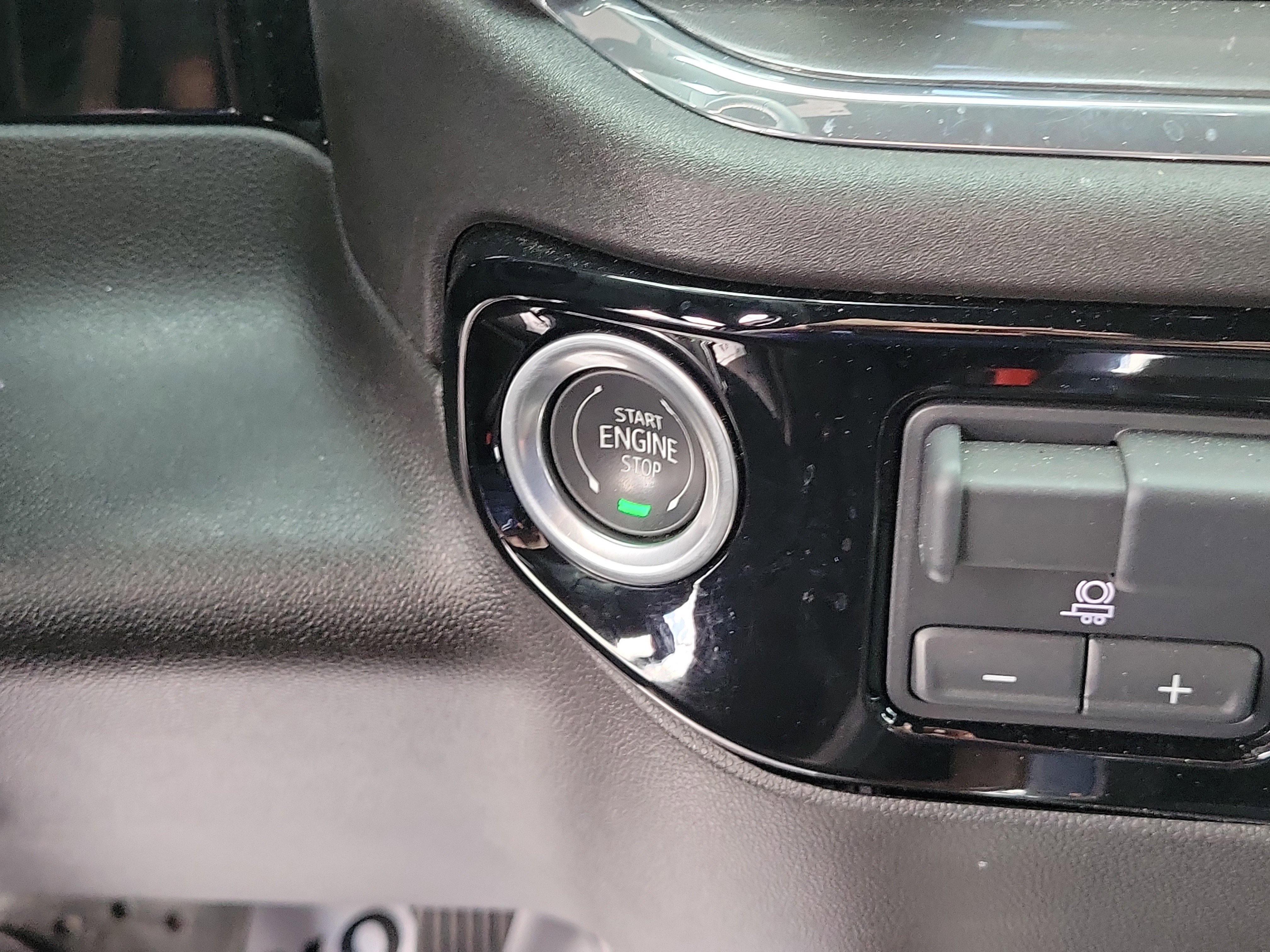 Used 2025 Chevrolet Silverado 3500 High Country w/ High Country Premium Package AWD/4WD image 30