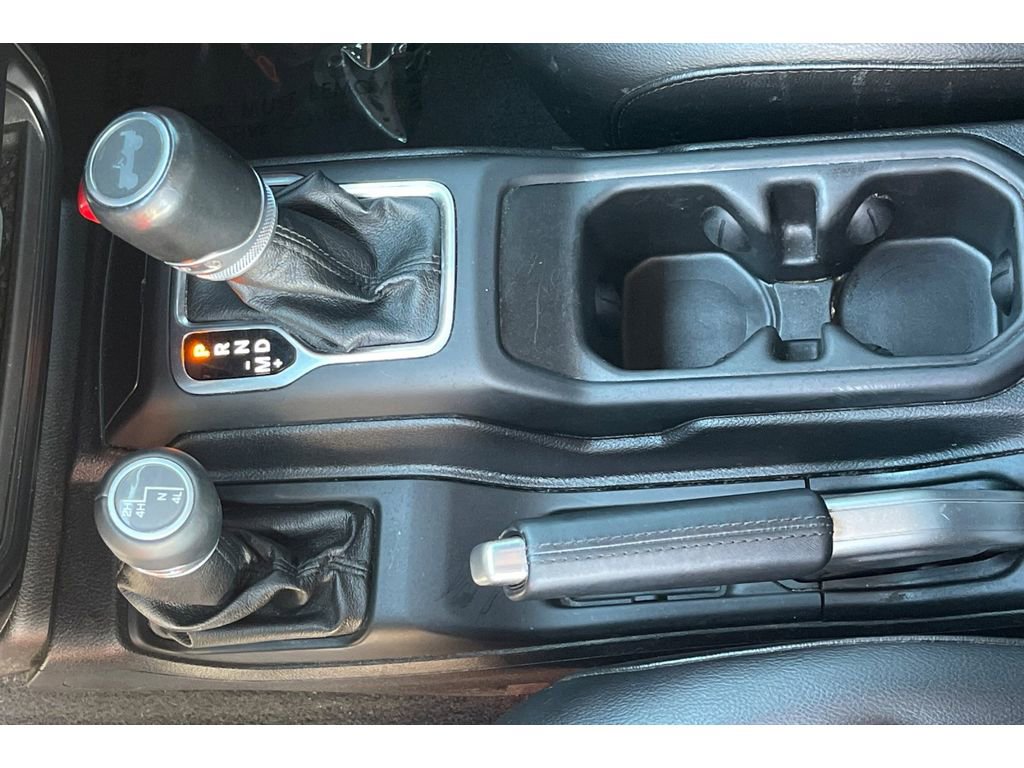 Used 2020 Jeep Wrangler Unlimited Sahara image 31