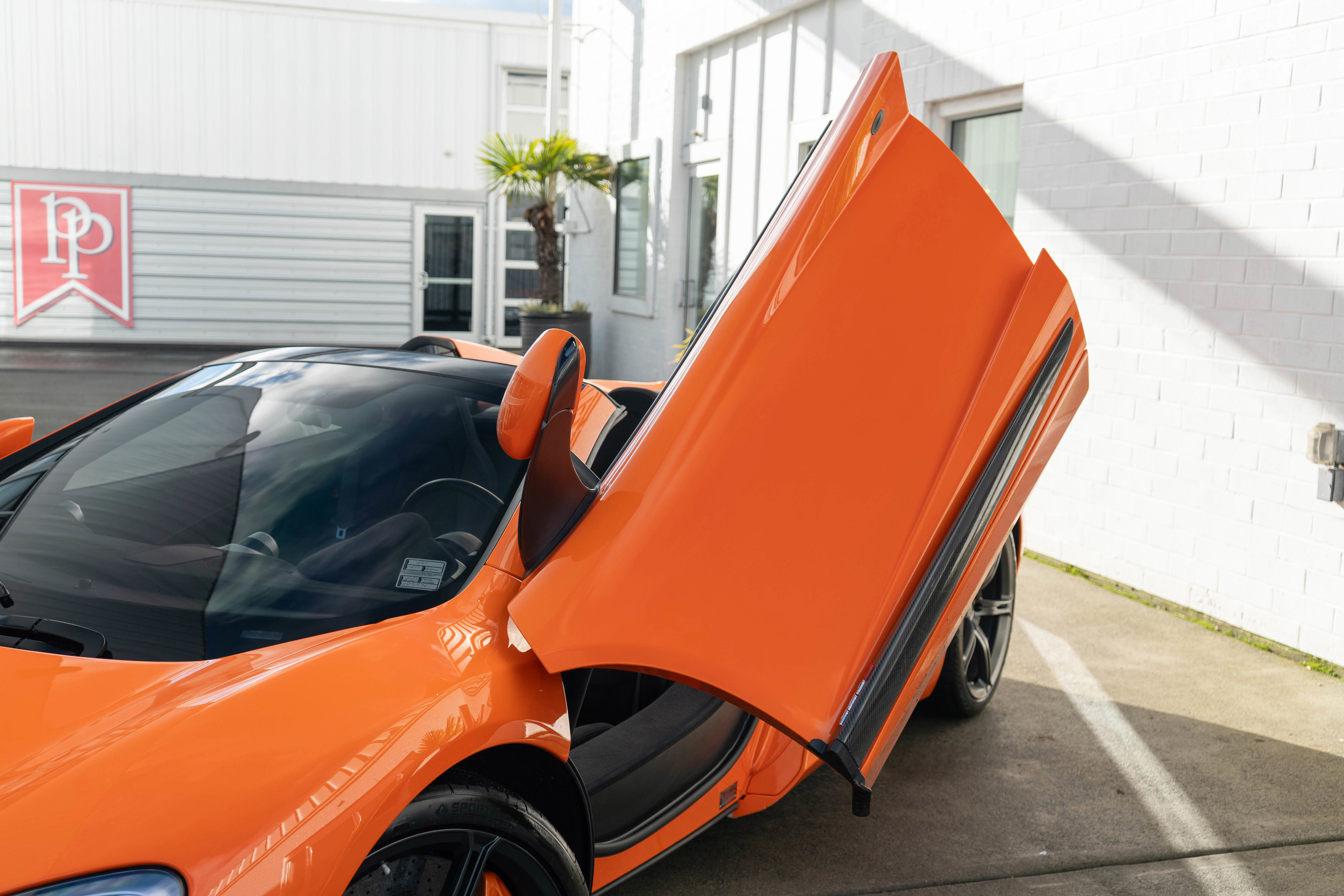 Used 2015 McLaren 650S Spider image 14