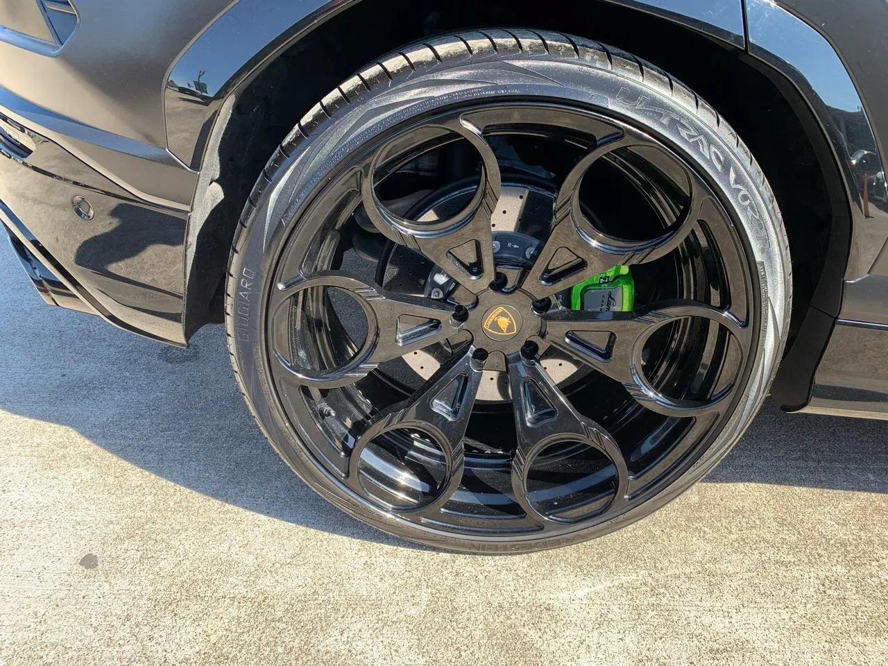 Used 2022 Lamborghini Urus AWD/4WD image 28