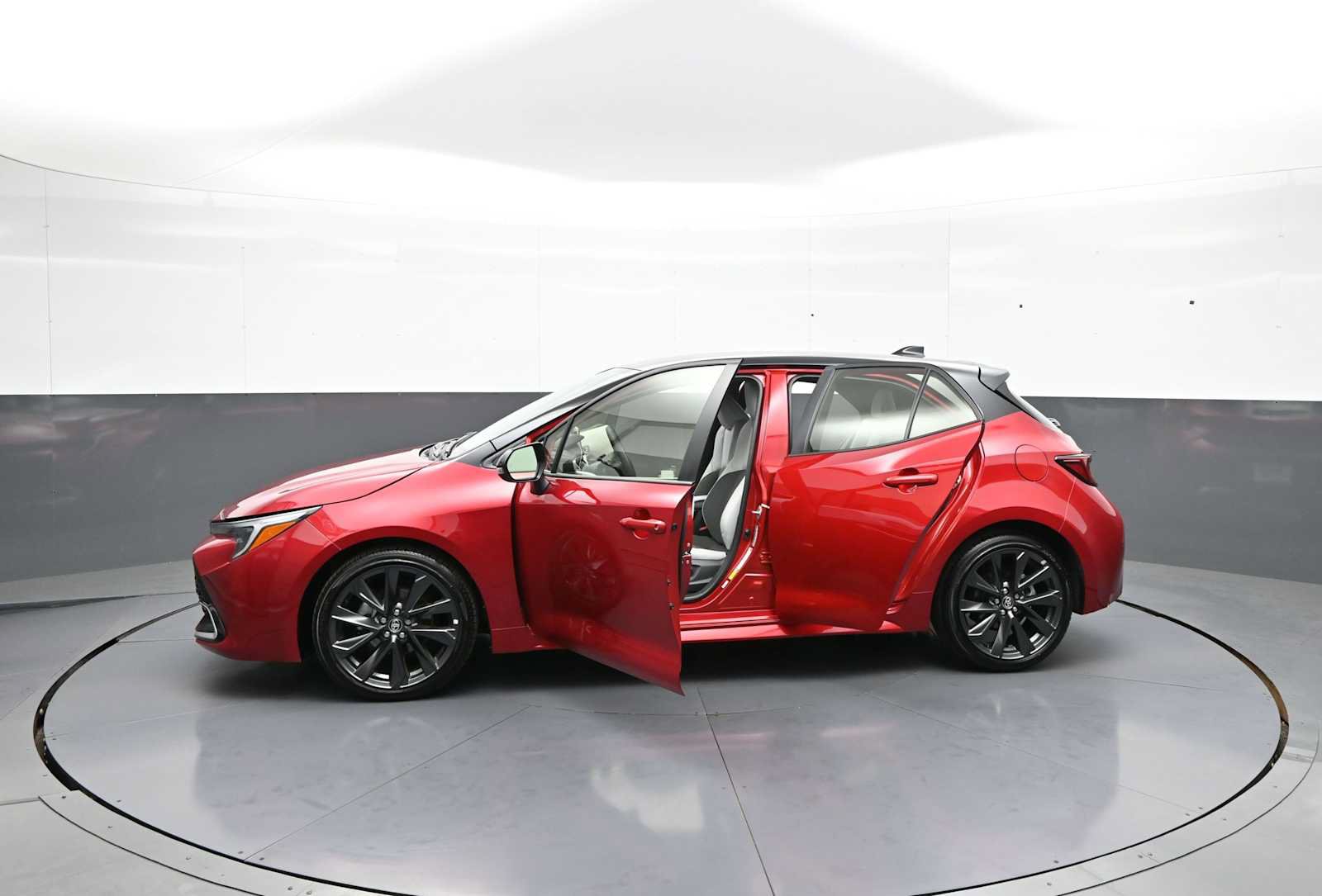 Used 2025 Toyota Corolla XSE FWD image 40