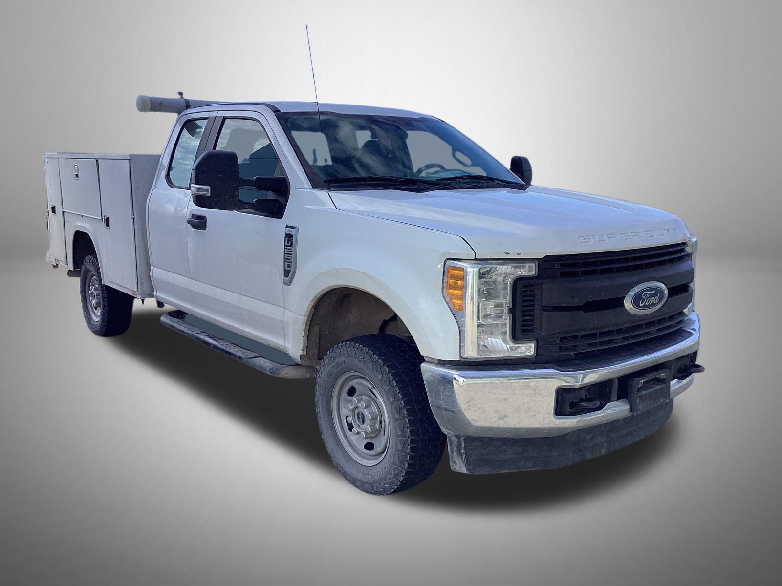 Used 2017 Ford F250 XL w/ Power Equipment Group image 4
