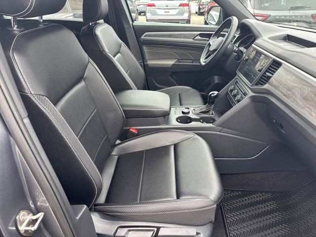 Certified 2021 Volkswagen Atlas Cross Sport SE image 32