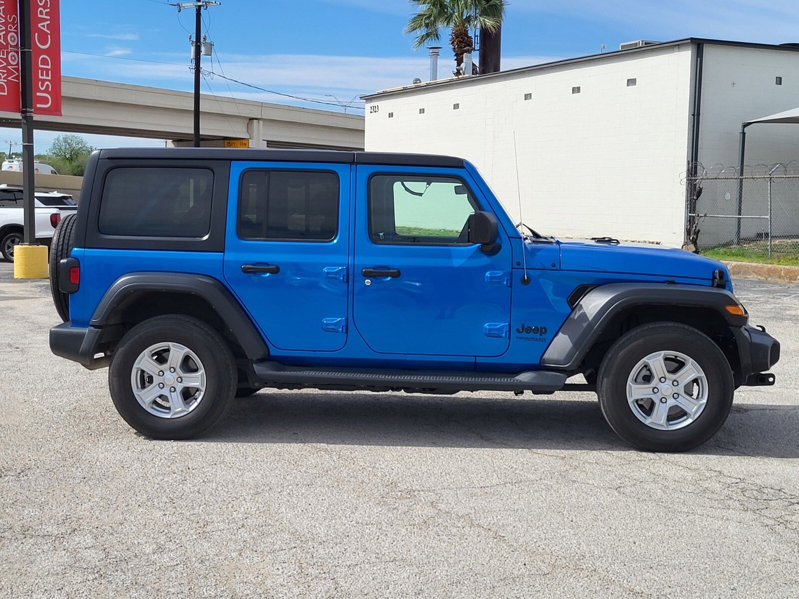 Used 2022 Jeep Wrangler Unlimited Sport image 2