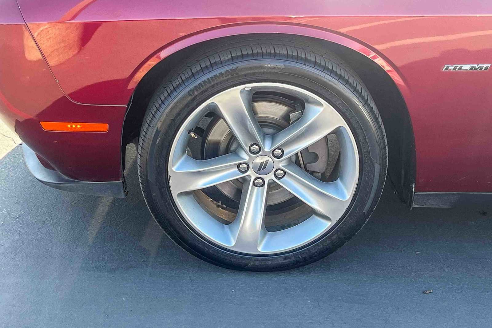 Used 2017 Dodge Challenger R/T image 9