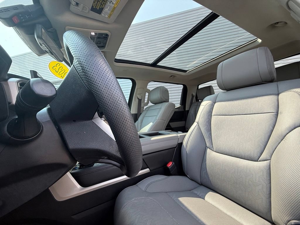 Used 2023 Toyota Tundra Limited AWD/4WD image 4