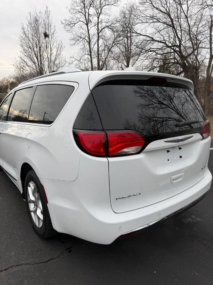 Used 2020 Chrysler Pacifica Limited FWD image 5