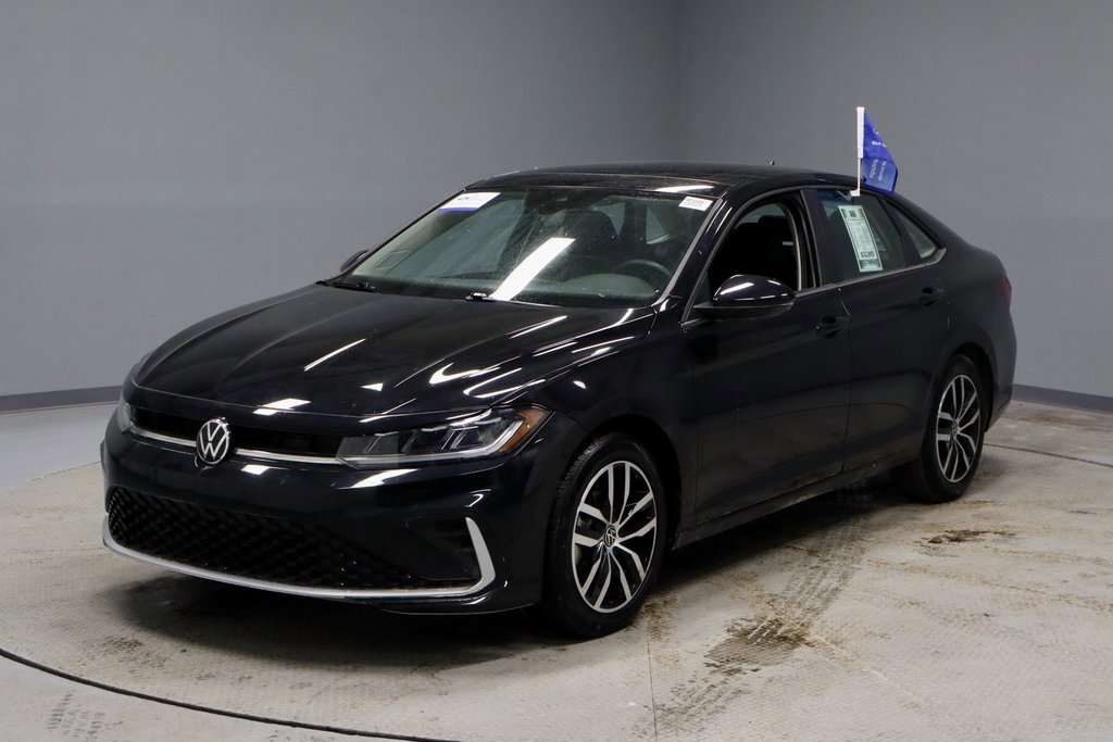 Used 2025 Volkswagen Jetta SE image 7