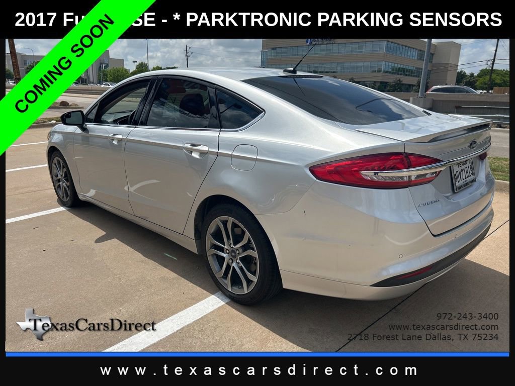 Used 2017 Ford Fusion SE w/ Equipment Group 201A FWD image 2