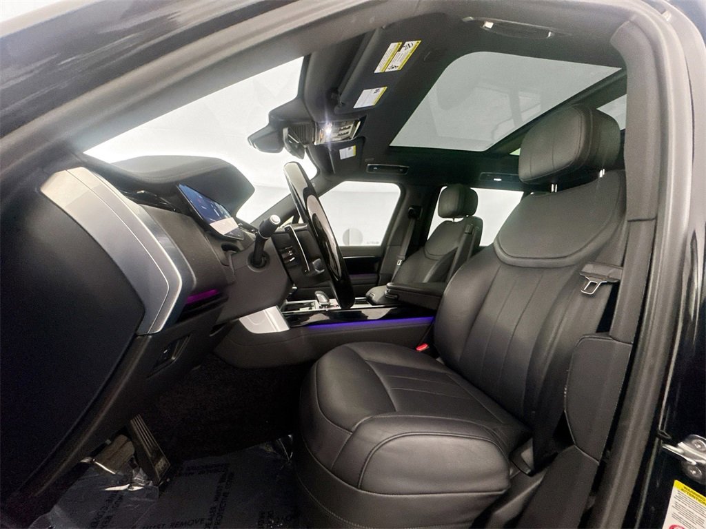 Used 2024 Land Rover Range Rover Long Wheelbase SE image 20