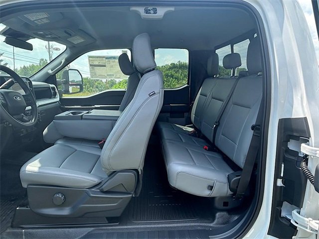 New 2025 Ford F350 XL w/ XL Chrome Package image 15