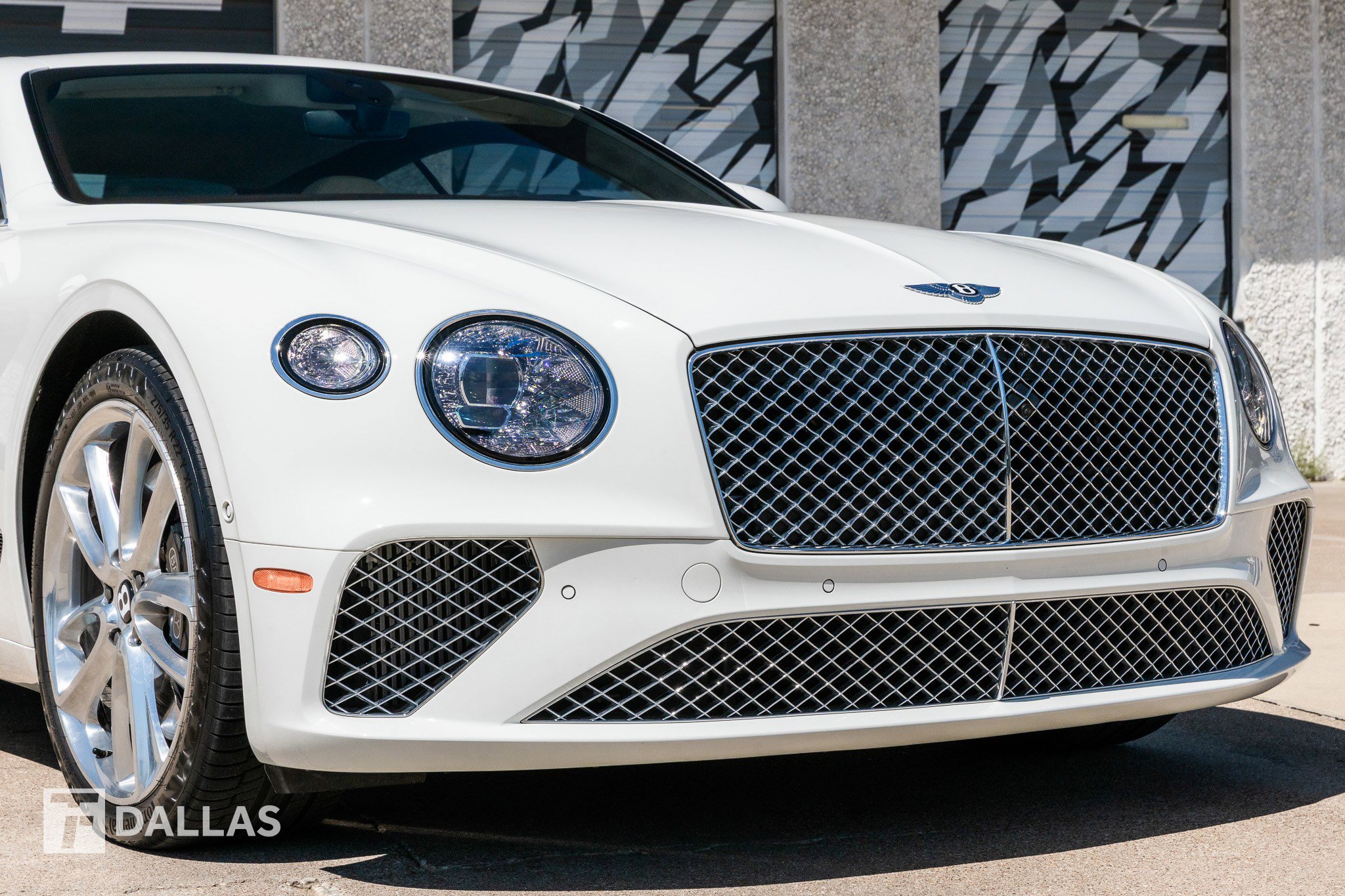Used 2022 Bentley Continental GT image 2